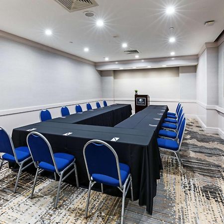 Doubletree By Hilton Tulsa At Warren Place Bagian luar foto