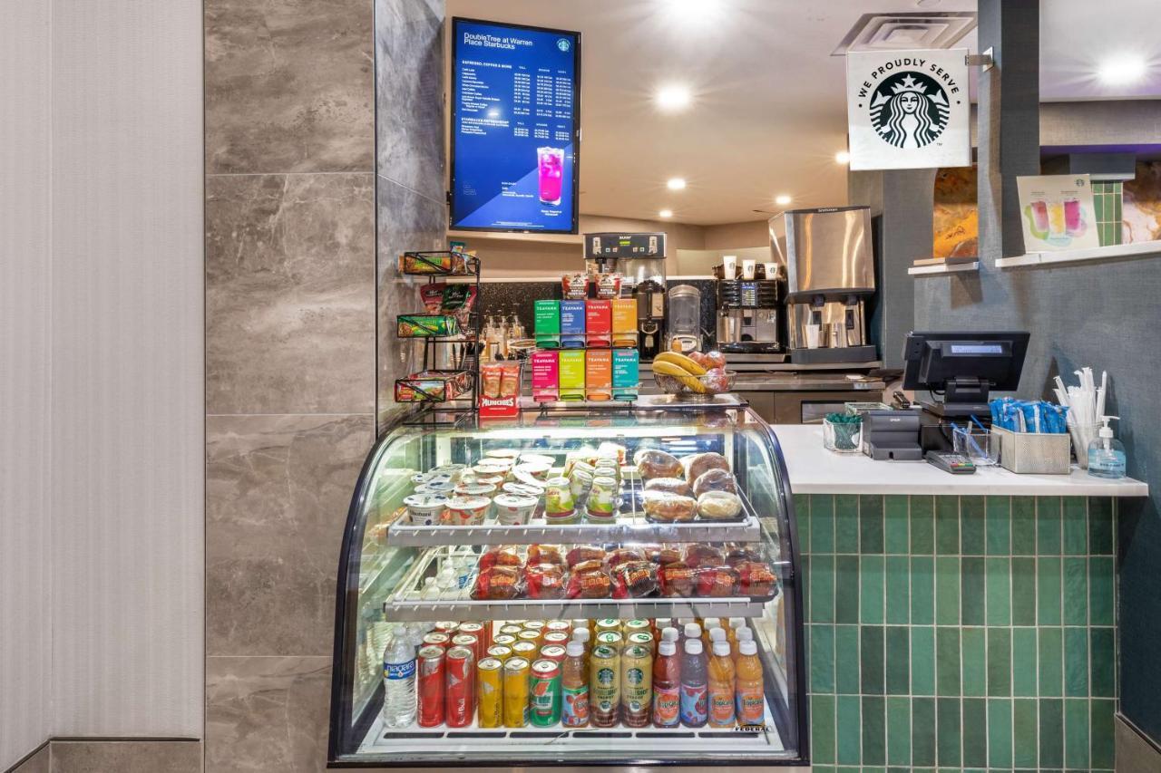 Doubletree By Hilton Tulsa At Warren Place Bagian luar foto