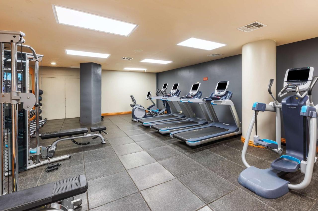 Doubletree By Hilton Tulsa At Warren Place Bagian luar foto