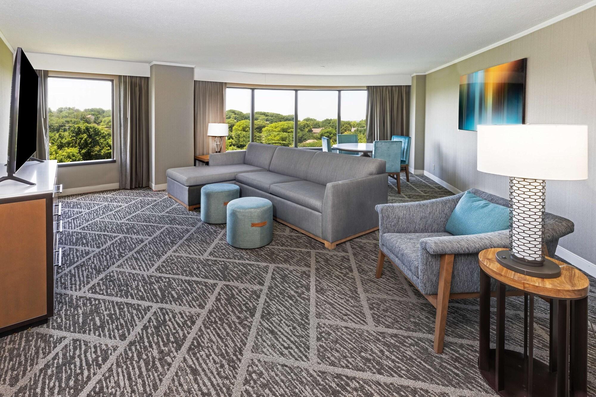 Doubletree By Hilton Tulsa At Warren Place Bagian luar foto