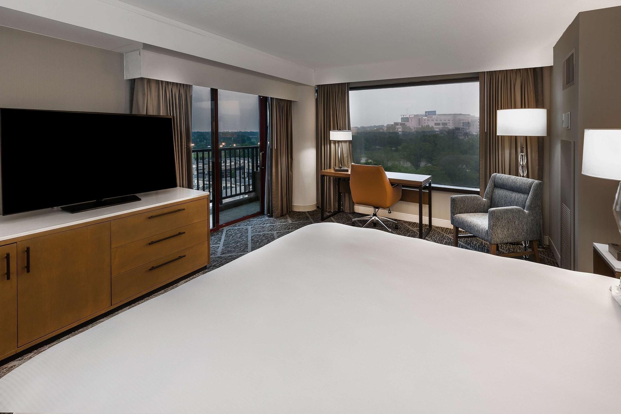 Doubletree By Hilton Tulsa At Warren Place Bagian luar foto