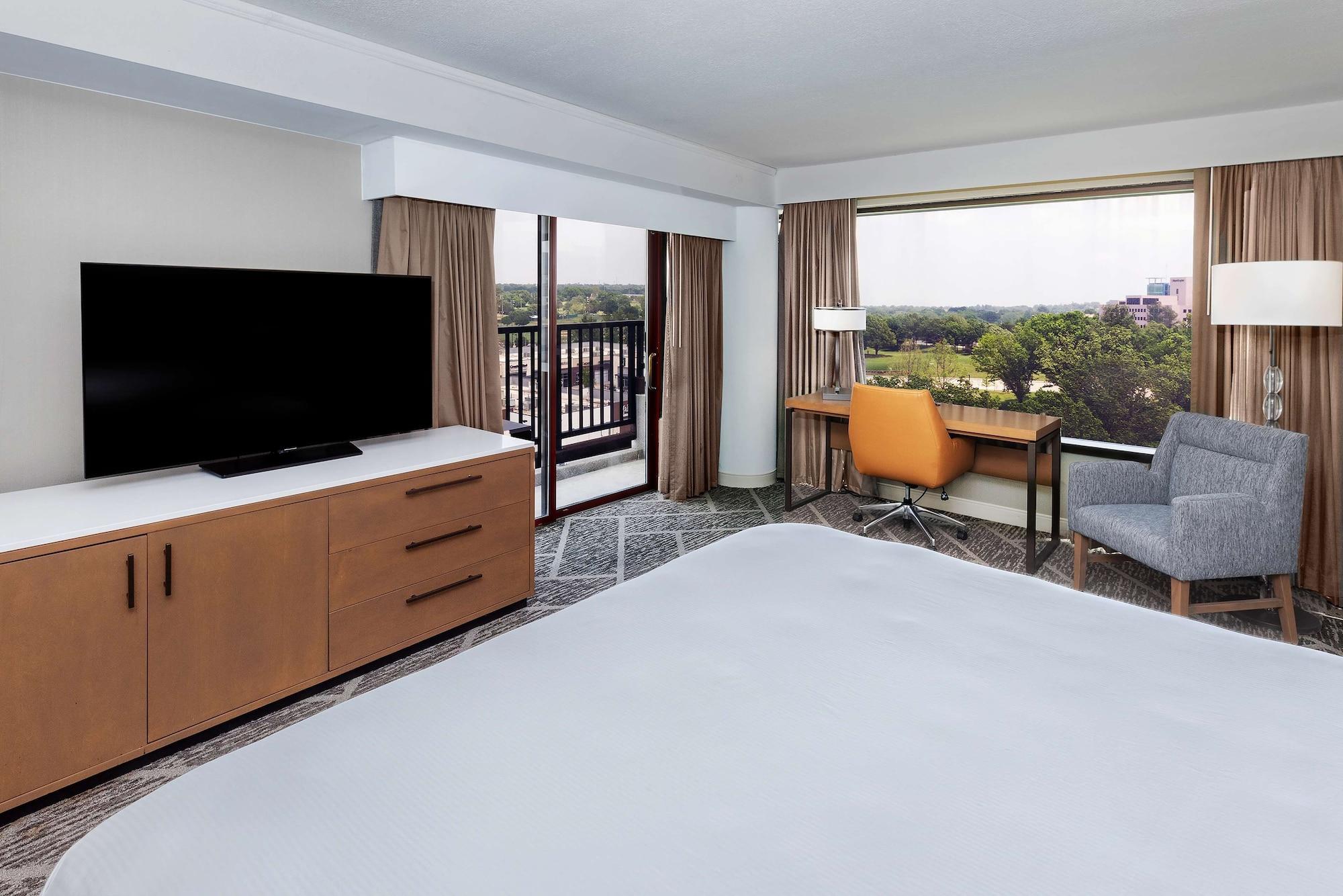 Doubletree By Hilton Tulsa At Warren Place Bagian luar foto