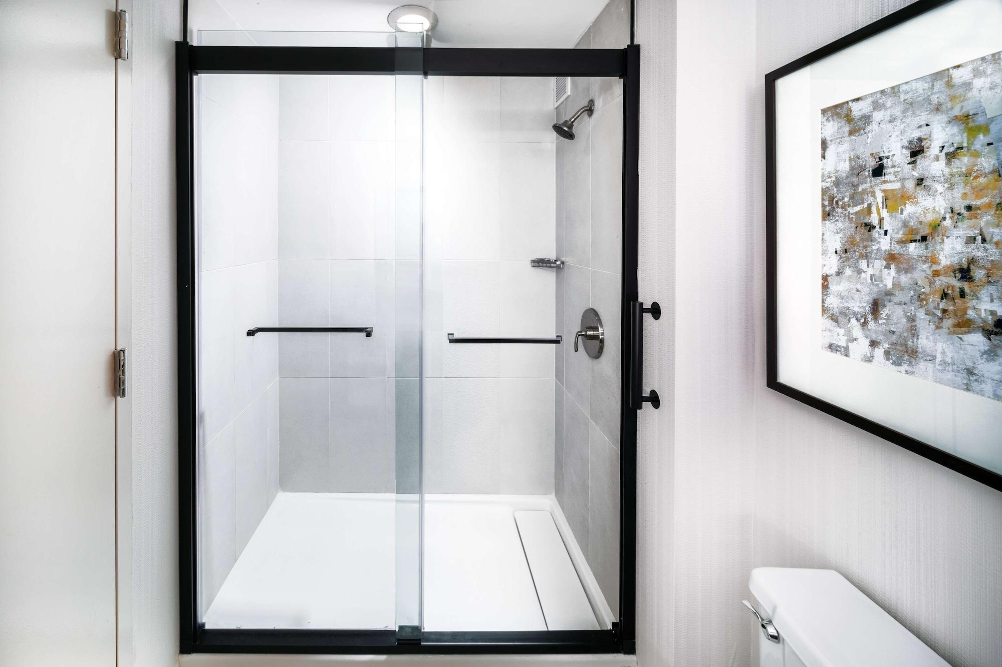 Doubletree By Hilton Tulsa At Warren Place Bagian luar foto