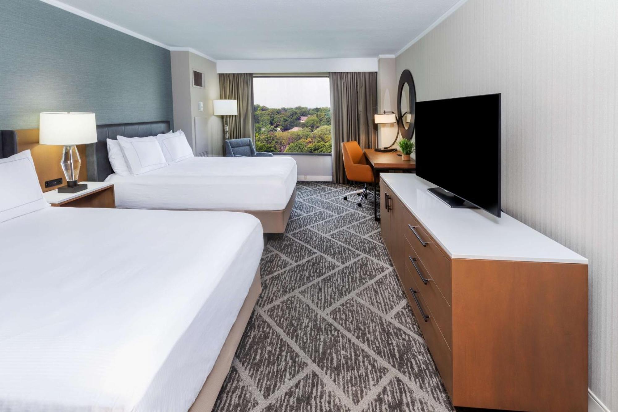 Doubletree By Hilton Tulsa At Warren Place Bagian luar foto