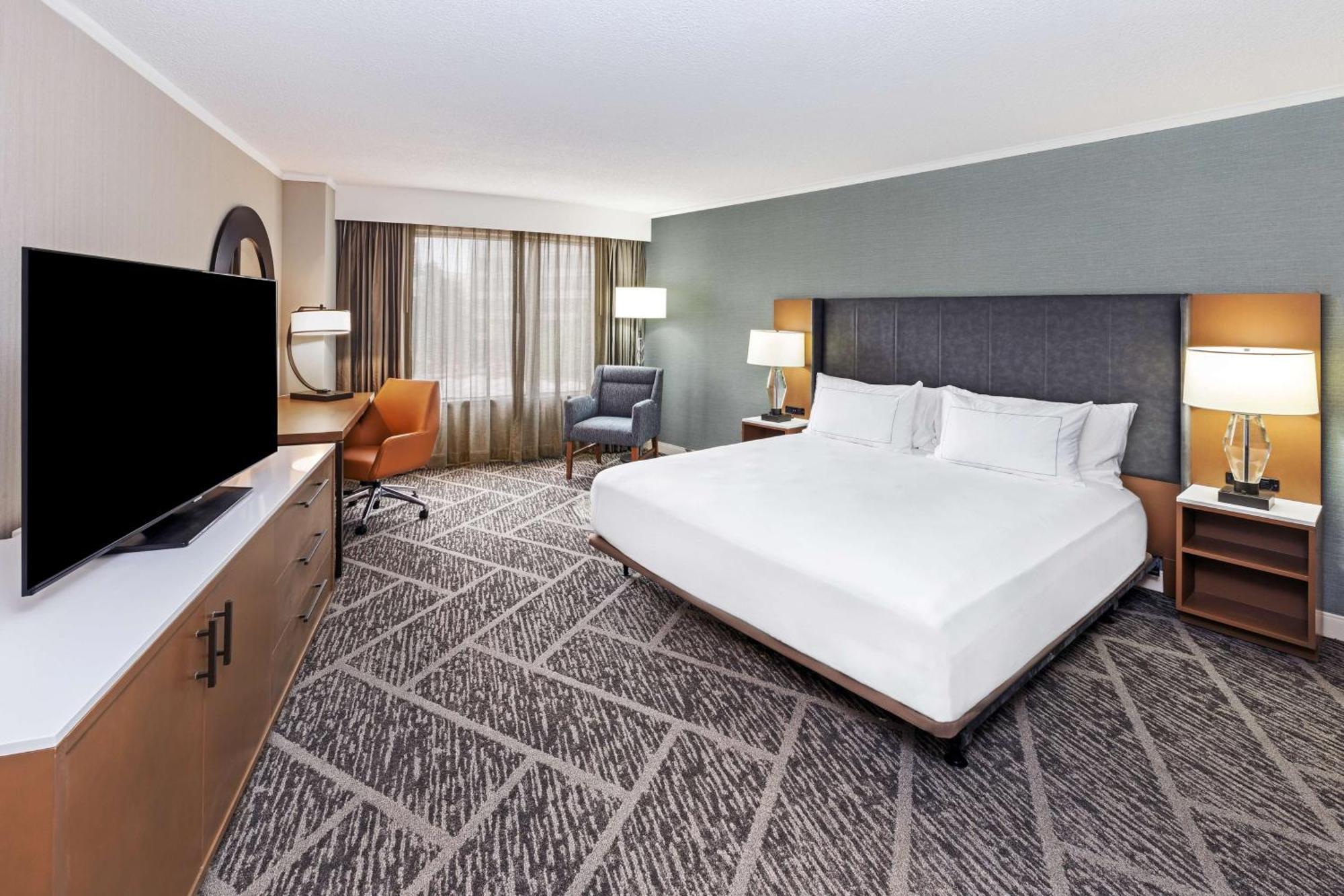 Doubletree By Hilton Tulsa At Warren Place Bagian luar foto